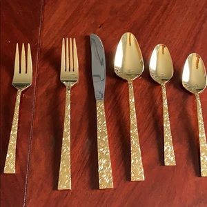 6 piece PLACE-SETTING(s)